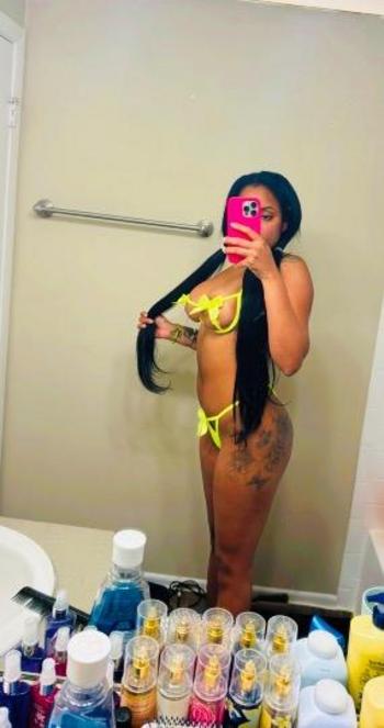 Lia, 27  female escort, Jacksonville